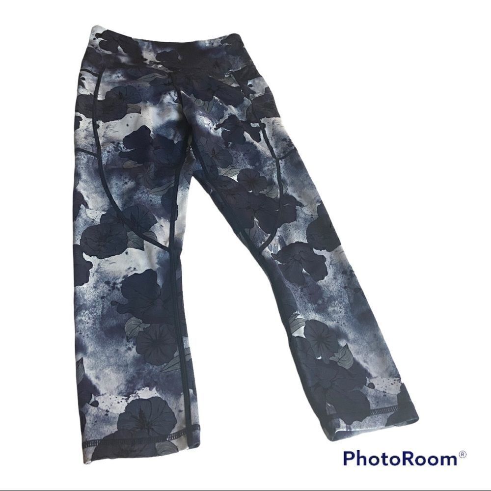 Zyia Active Leggings With Grey and Blue Floral Prints Size 2 📦‎